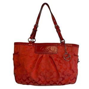Pretty Red Coach Hobo Shoulder Bag. EUC. Adjustable Straps.